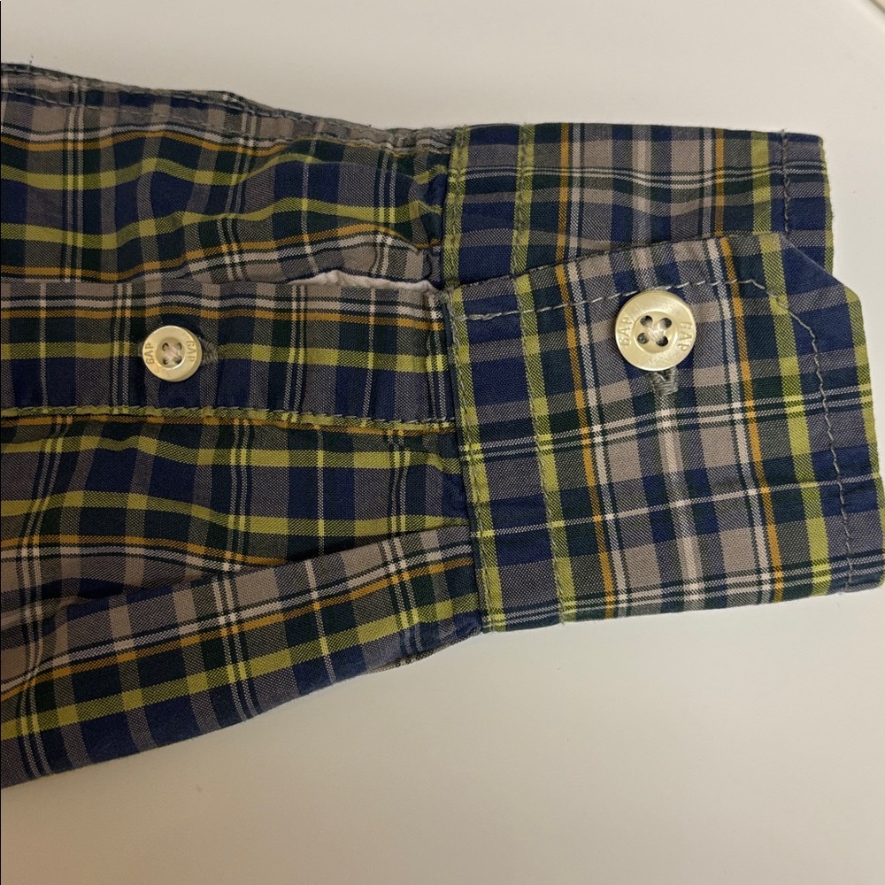 GAP Kid's Plaid Button-Down Shirt Size Small (6-7) - Picture 4 of 4